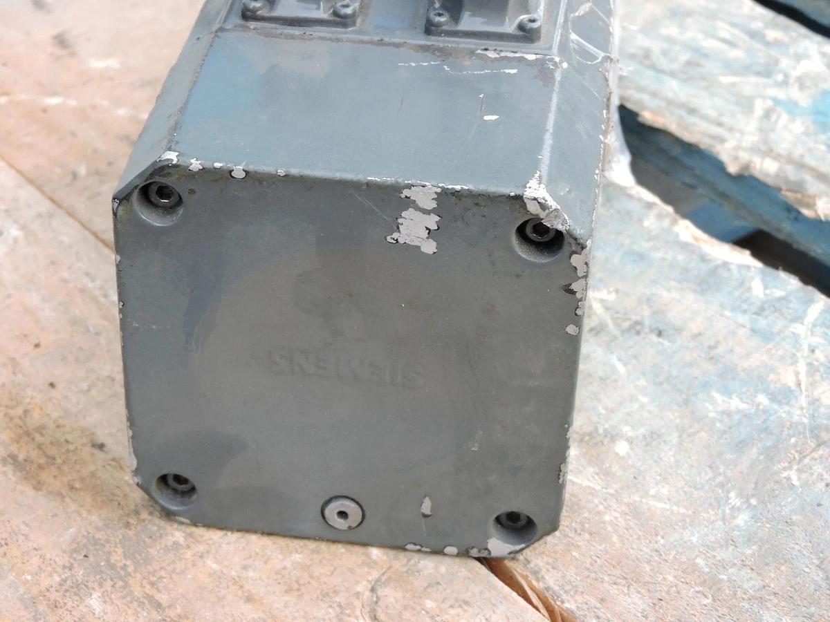 Siemens 1FT6044-4AK71-3EA2 Servo Motor *AS IS UNTESTED