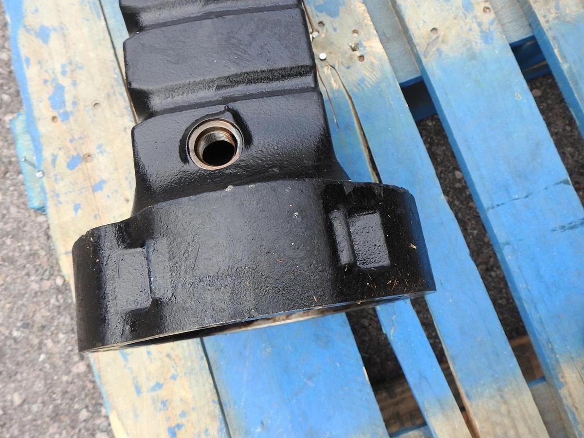 Spicer Dana Axle Housing for Heavy Machinery Terex/Kubota Casting #: 405564