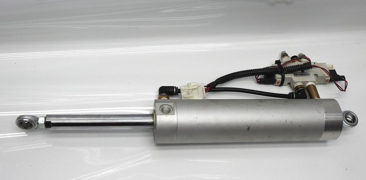 International SMC Air Door Cylinder 2588012C91 2509718C91 2509719C91 - BULK NEW!