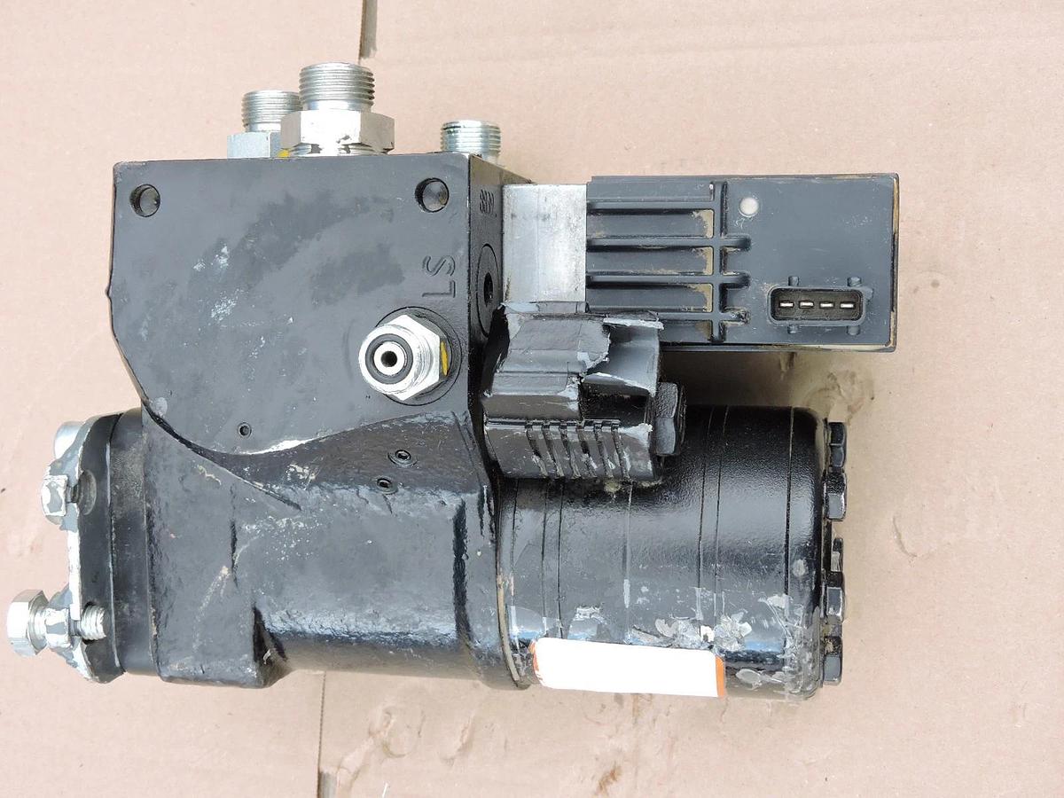 DANFOSS OSPEDF 60/200 LS Steering Valve - NOB NEW