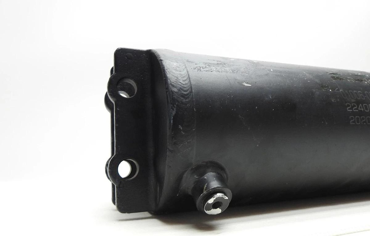 Stillwell Hydraulic Welded Cylinder 31" Total Length, 2-3/4" Shaft Dia - NOB NEW