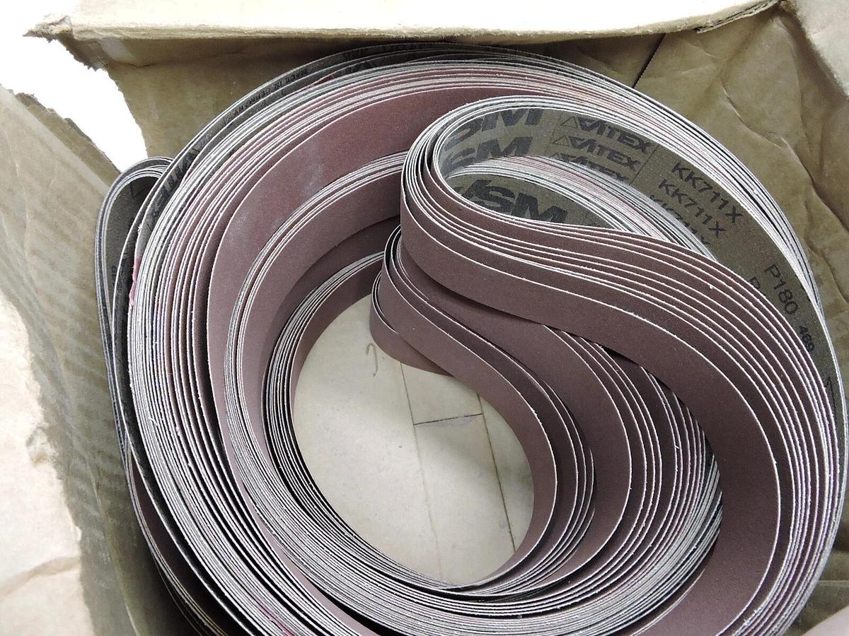 LOT of 40 - Vitex KK711X 1 1/2" x 132, 180 Grit VSM 137822 Belts - NEW