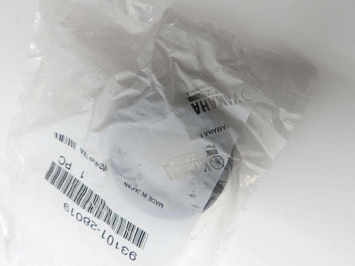 *NEW OEM* Yamaha OIL SEAL 93101-28019-00 Genuine 93101-28019