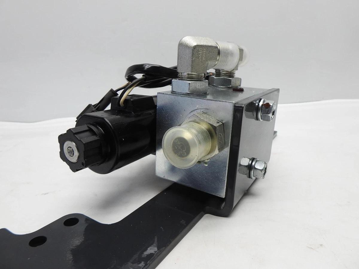 Nachi P-SK-G01-C7Y-GPT-D1-5162H 3rd Function Valve Kit For Kubota L2265 OEM NEW!