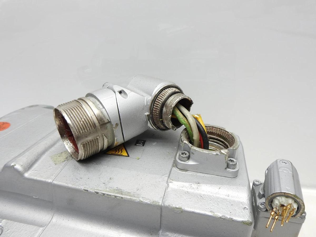 GENUINE Siemens 1FT7082-5WH71-1CB2-Z SYNCHRONOUS MOTOR 1FT70825WH711CB2Z DAMAGED