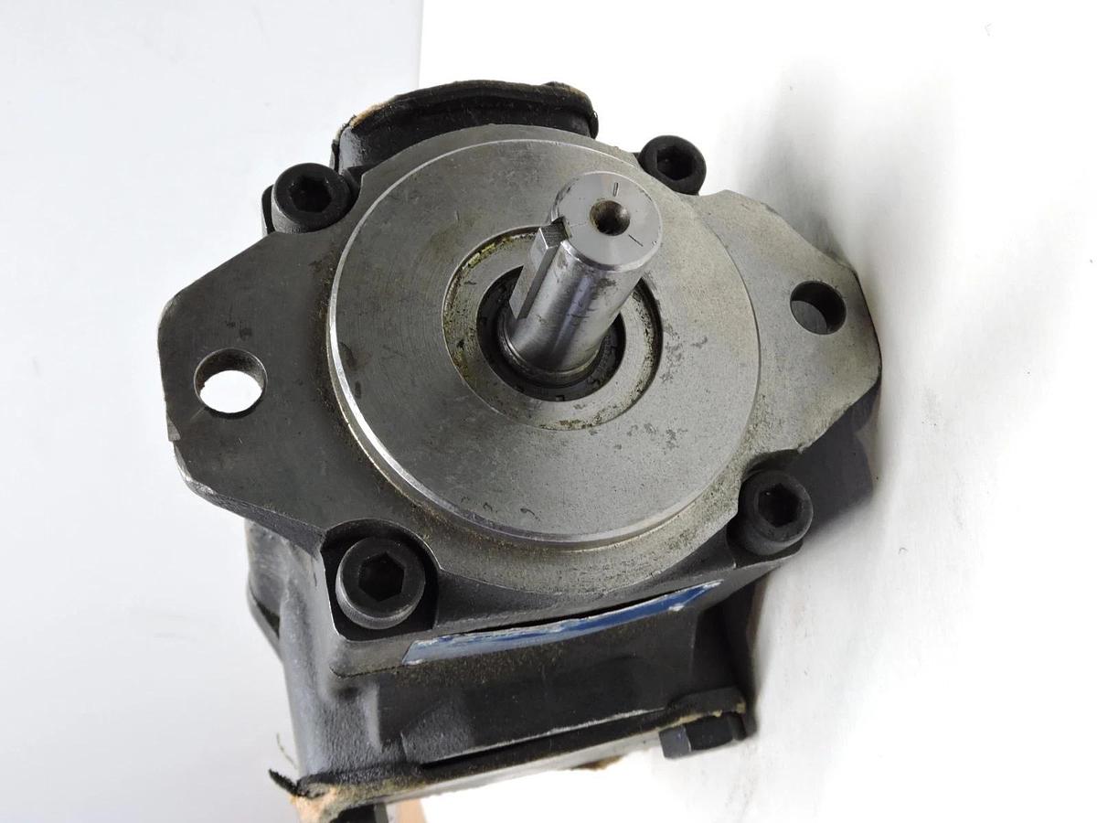 Parker T6CC Series Hydraulic Vane Pump T6CC 022 008 1R00 D100 - NOB NEW!