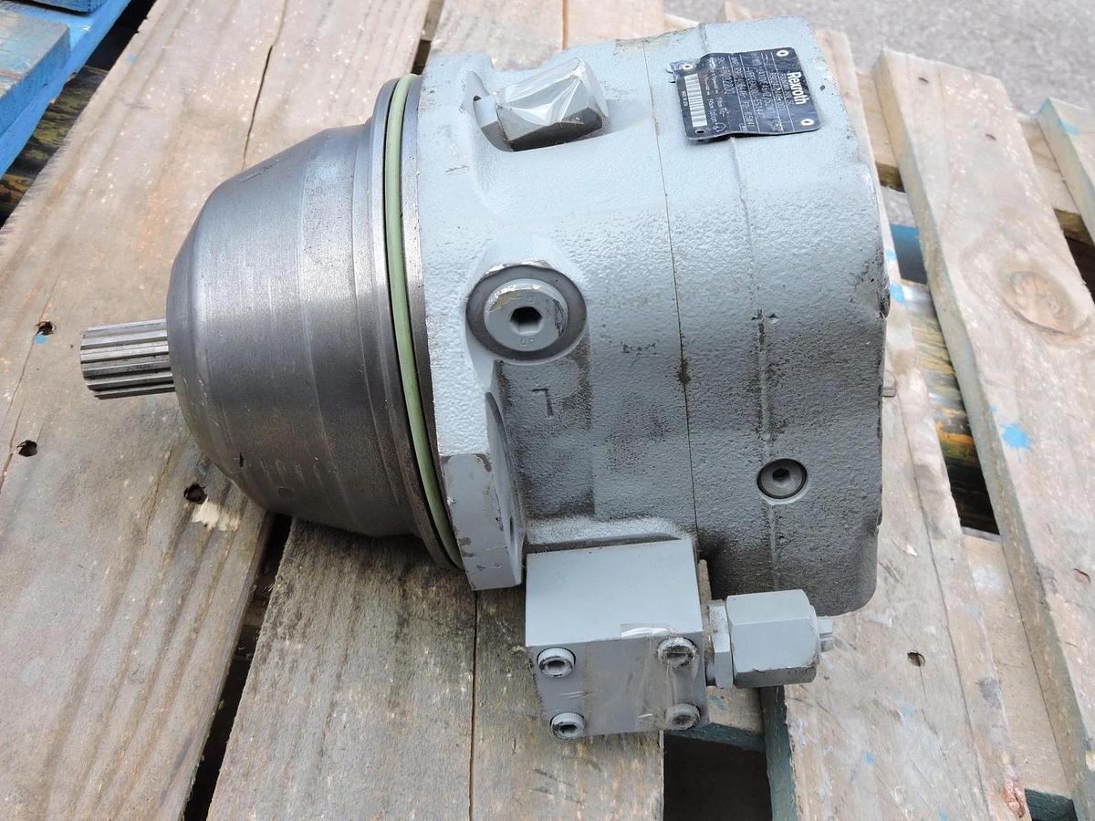 Rexroth R902406446 Hydraulic Motor A10VE45HZ LA10VE45HZ /52W1-VRF66N000-ES1442