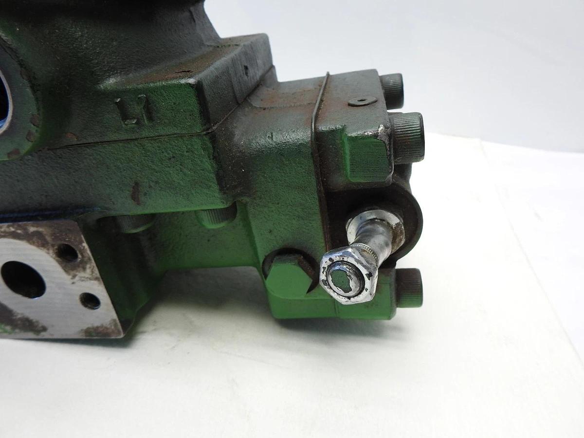 GENUINE John Deere AN206573 (Model 519243) Rear Hydraulic Motor for 4730 Sprayer
