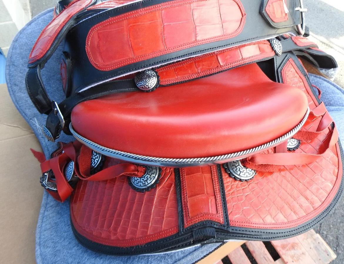 Alpha Cimarron Red Saddle Show Saddle FANCY Red/Black