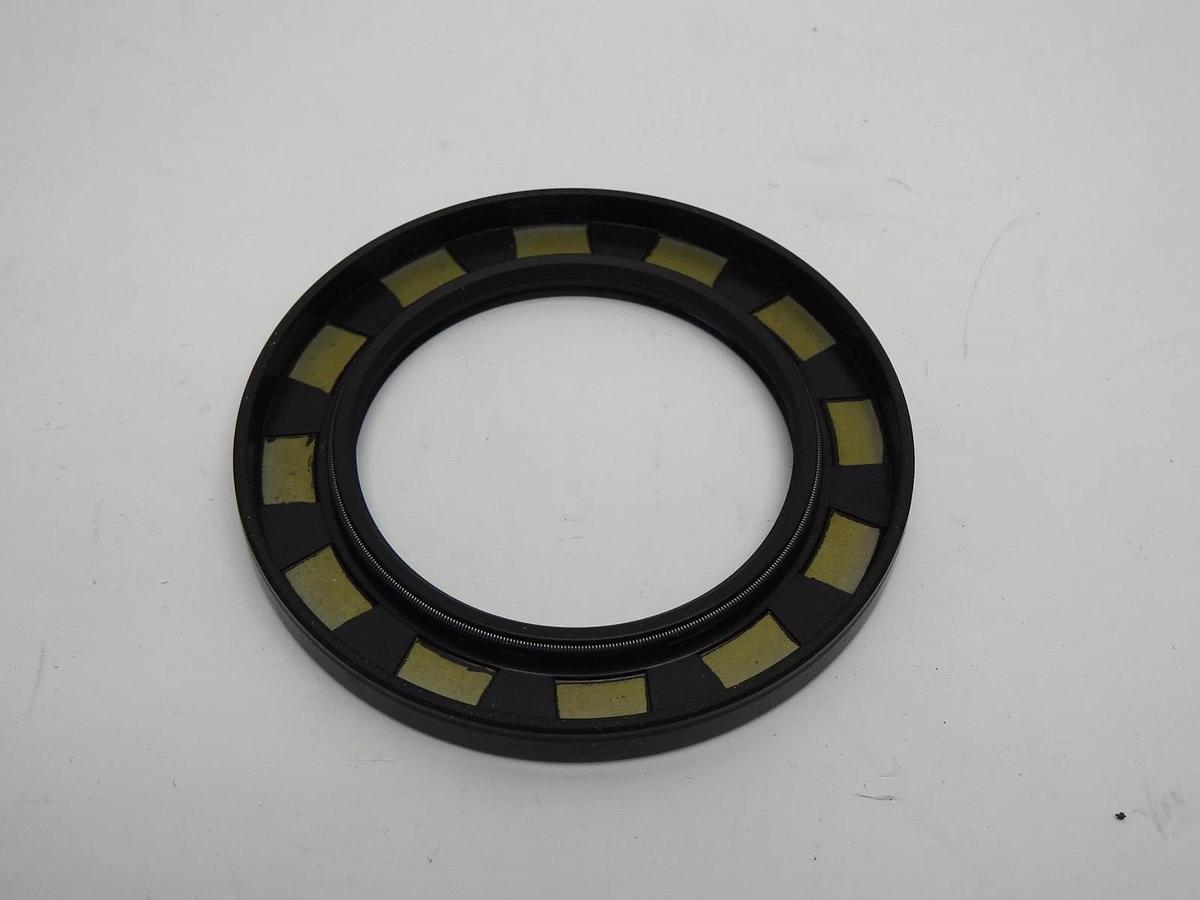 Lot of 4 - Dichtomatik TCM Oil Seal 70X110X10TC (70mm Shaft Dia, 110 mm OD)