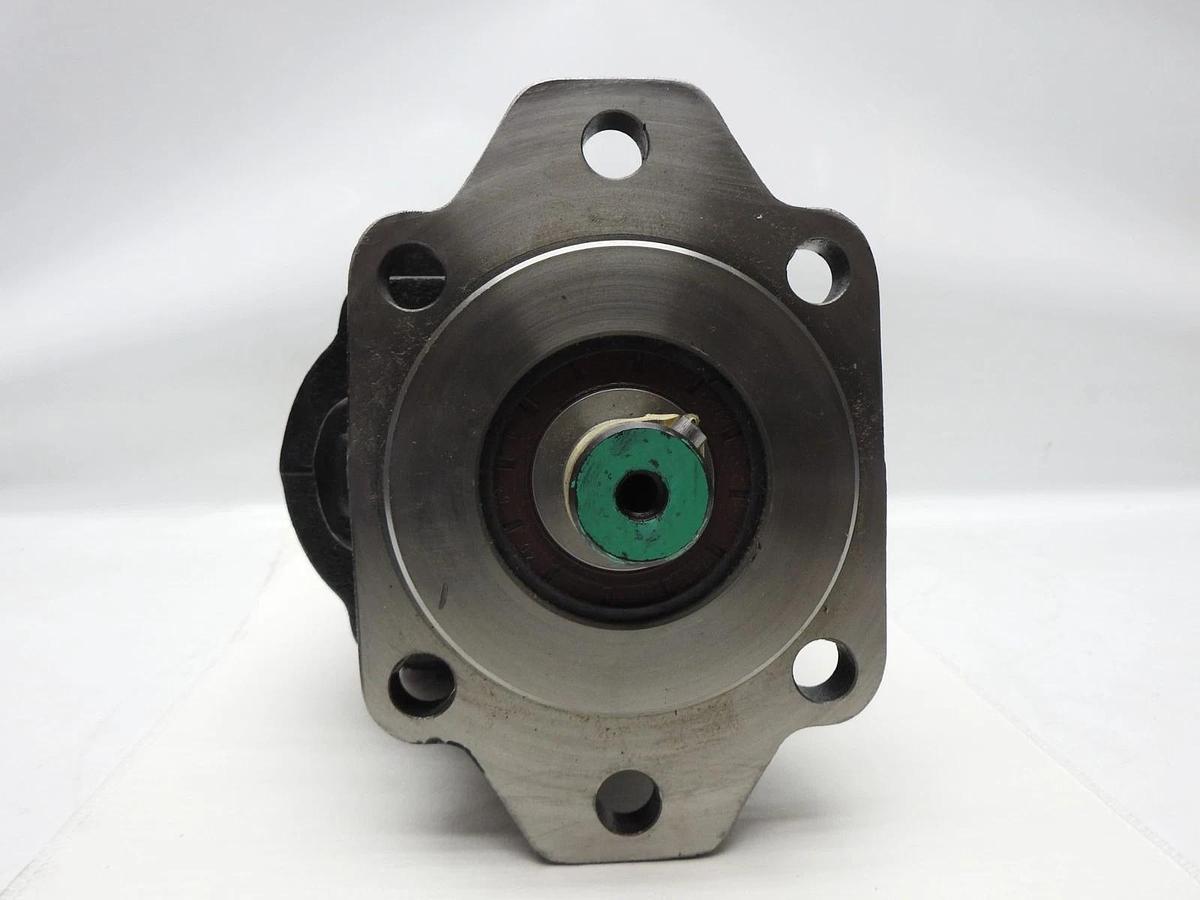 GENUINE Parker 7029212025 Hydraulic Motor P9J0429 (6 Bolt, Keyed Shaft) NEW!