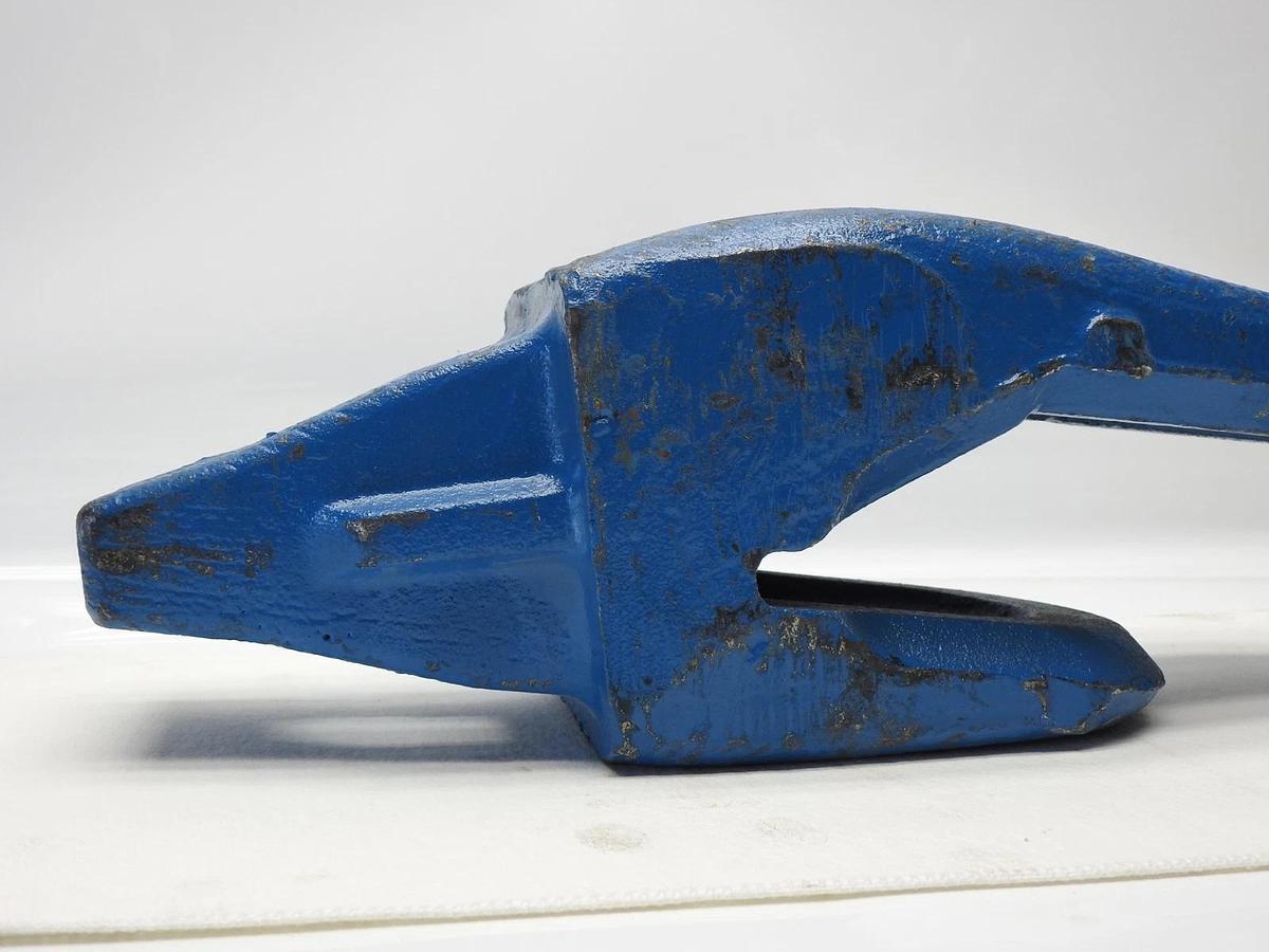 OEM Hensley 940x370 Bucket Tooth Adapter-2" LIP - NOB NEW!