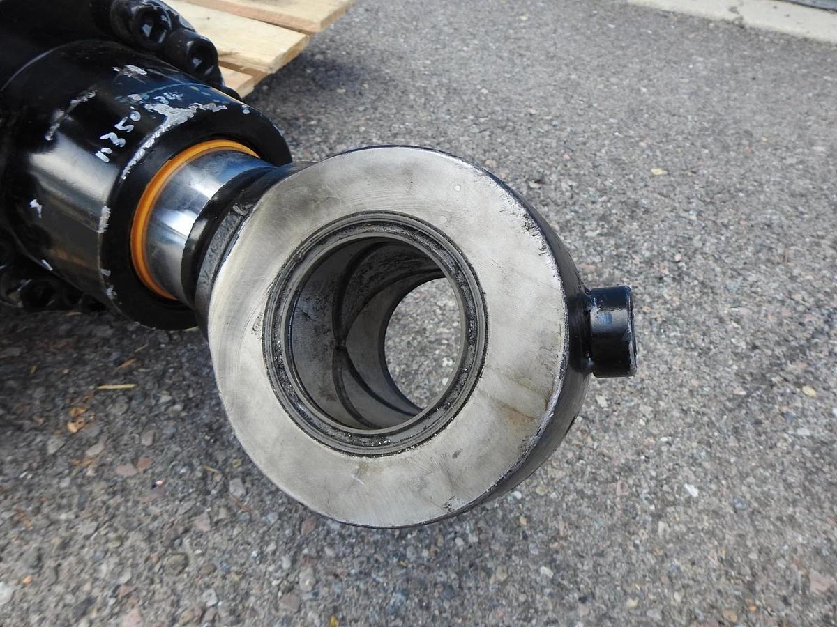 SANY SY215 Bucket Cylinder Replacement 11350784 SY215C9, SY215 Models - BULK NEW