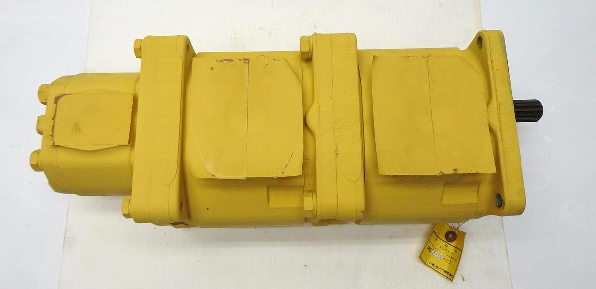 GENUINE Komatsu 704-58-33110 Hydraulic Main Tandem Pump 7045833110 OEM NEW!