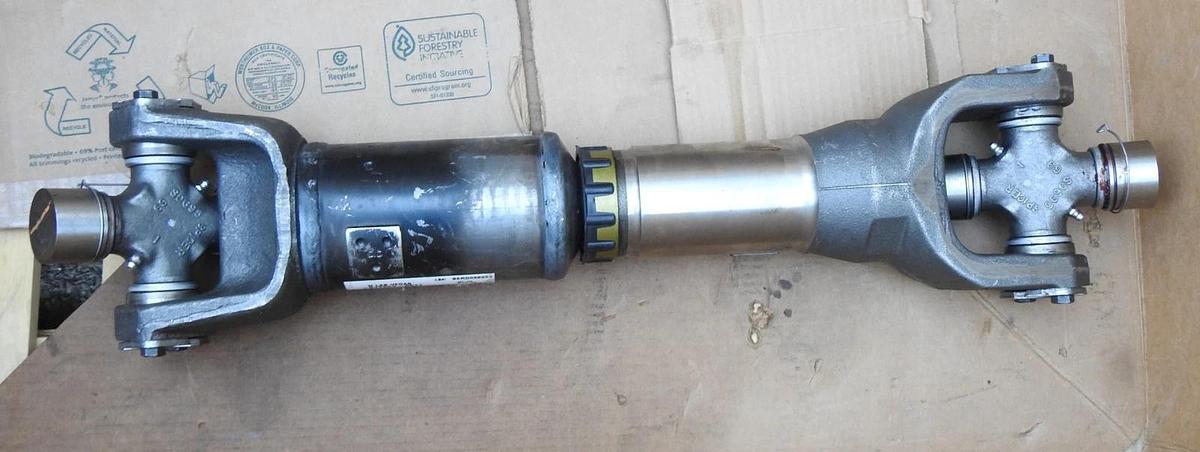 GENUINE OEM Dana Spicer 817264-0611 Drive Shaft 817264 0611, 8172640611 - NEW