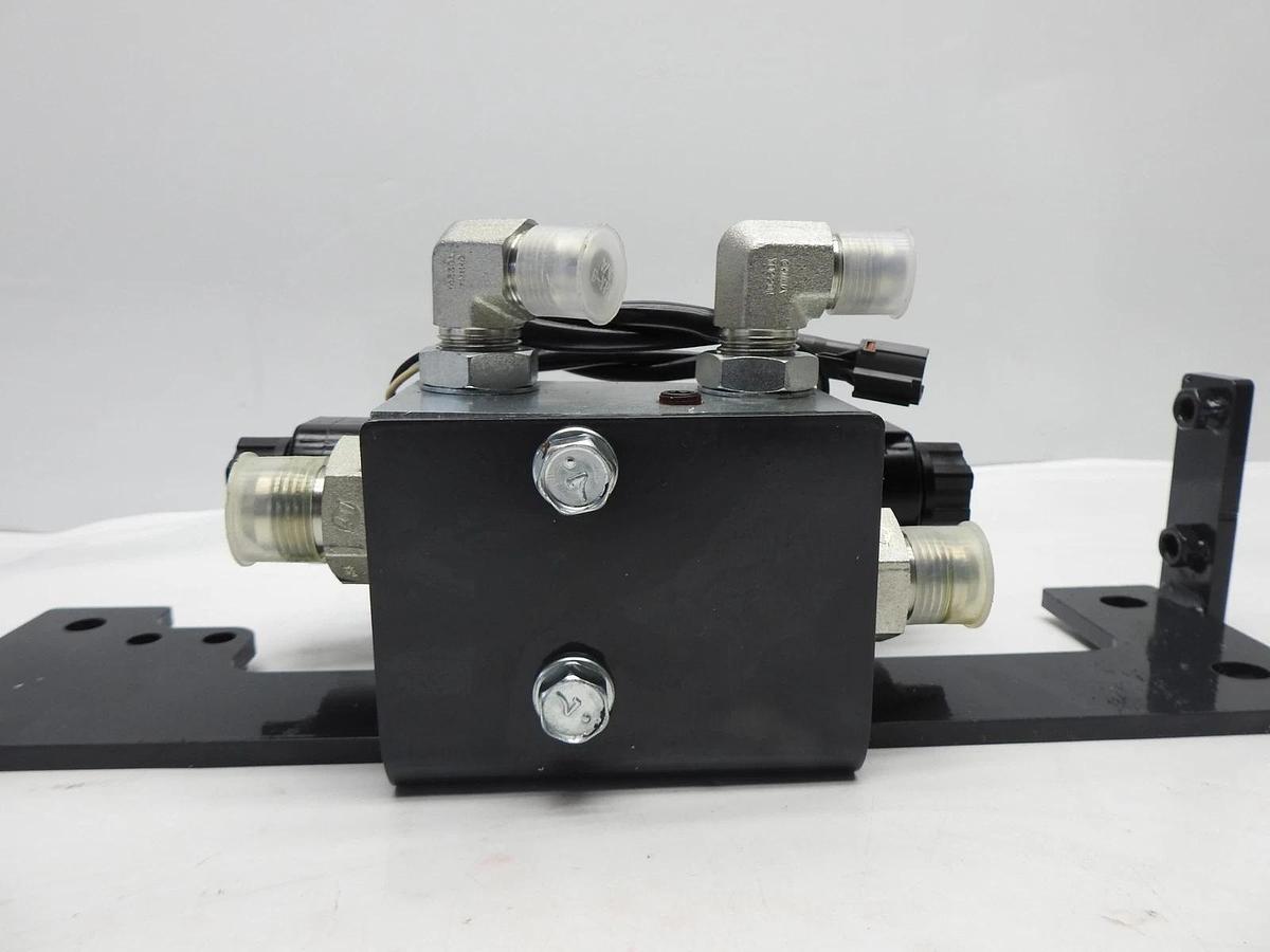 Nachi P-SK-G01-C7Y-GPT-D1-5162H 3rd Function Valve Kit For Kubota L2265 OEM NEW!