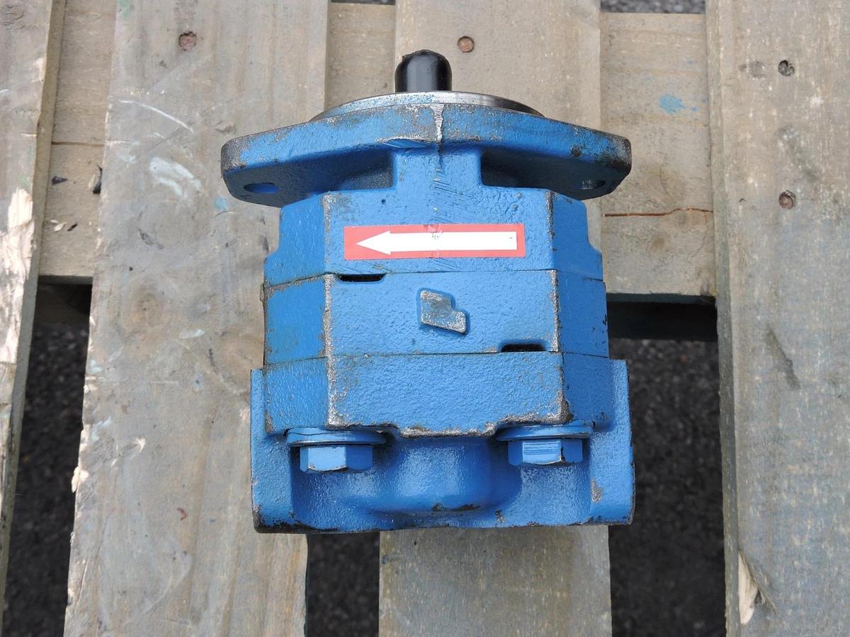 Permco P124 Series Hydraulic Pump Motor P124A082AMZA05-85 - NOB NEW!