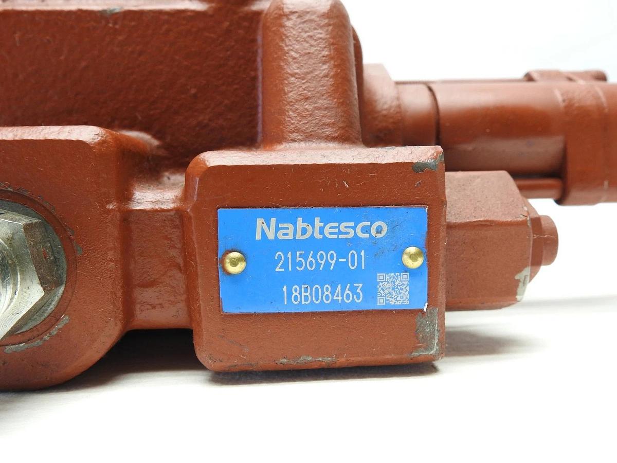OEM Kubota SLV 75 Main Control Valve Nabtesco 215699-01 SLV75 Hydraulic Valve