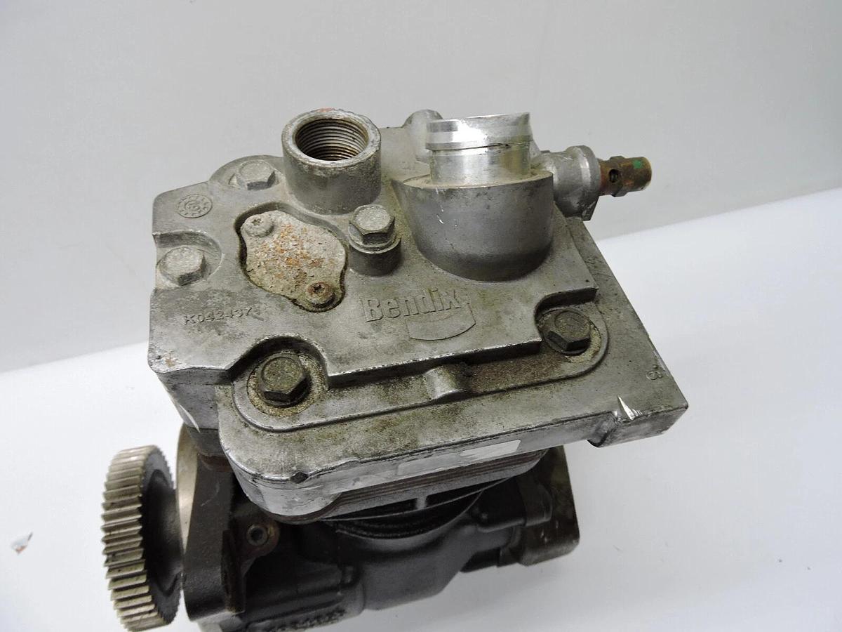 Detroit Diesel DD15 Engine Air Compressor Bendix K034655 - AS IS READ