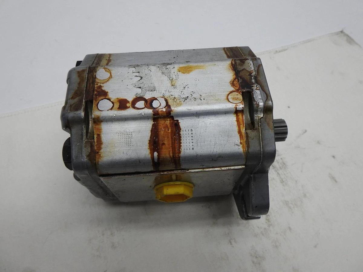 AGCO 4285179M1 Hydraulic Pump Danfoss 111.22.068.0C GR2 Fixed Displ GENUINE
