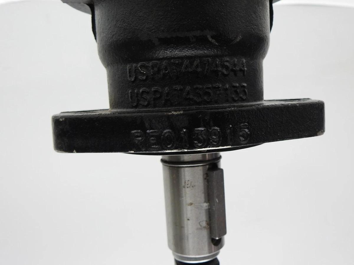 GENUINE White 505300A5120AAAAAP RE 505 Hydraulic Motor 500 Series - NOB NEW!