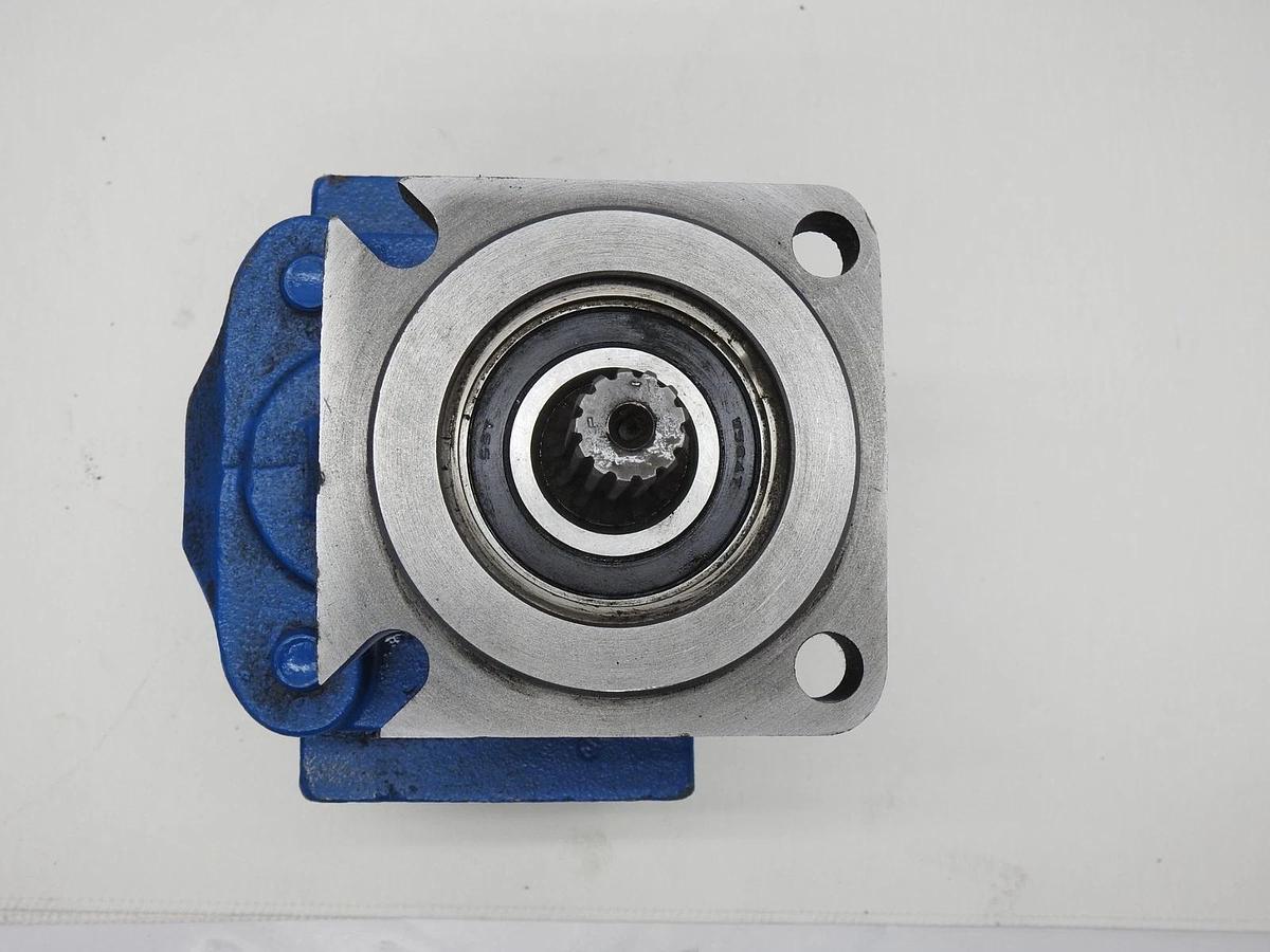 Bezares P5000A531ADXK25-14 (7/8"-13) Tooth 2000 psi Hydraulic Motor - NOB NEW!