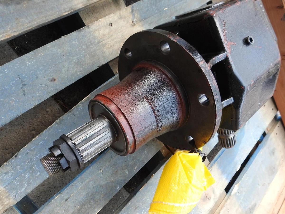 1.100.0501.00 Right Angle Gear Box SF 1J08 - NEW