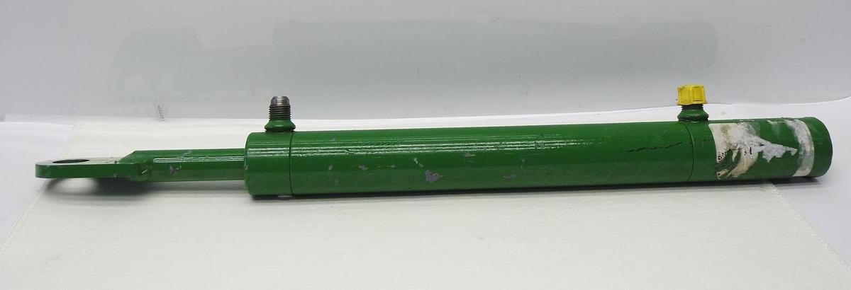 John Deere Z5061000 Hydraulic Cylinder 1.58" OD x .80" Rod x 18.5" Retracted L