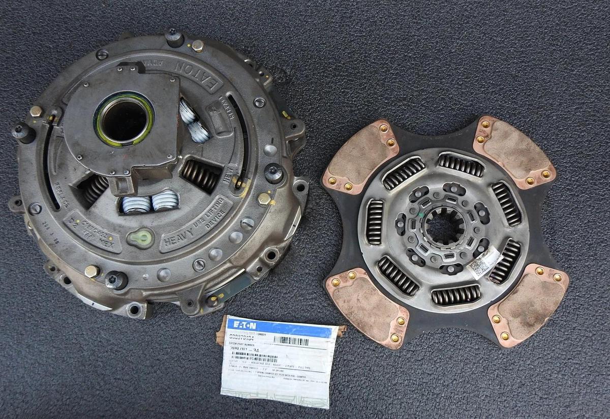GENUINE Eaton 309701-34 Advantage Self-Adjust Clutch 15 1/2", 10 Spline 2"
