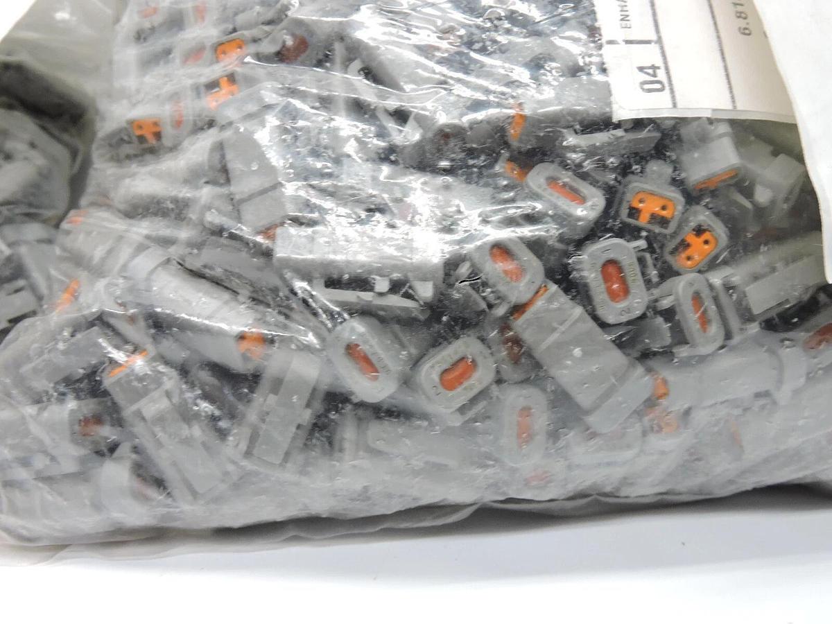 (Lot of 900) DTM06-2S-P006 CONN PLUG HSG 2POS