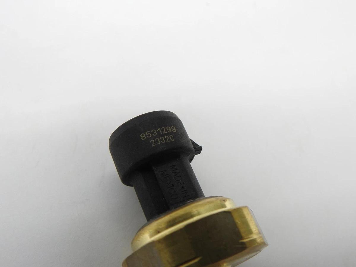 8531299 Oil Pressure Sensor Switch Sender For Ford Renault Caterpillar Mazda