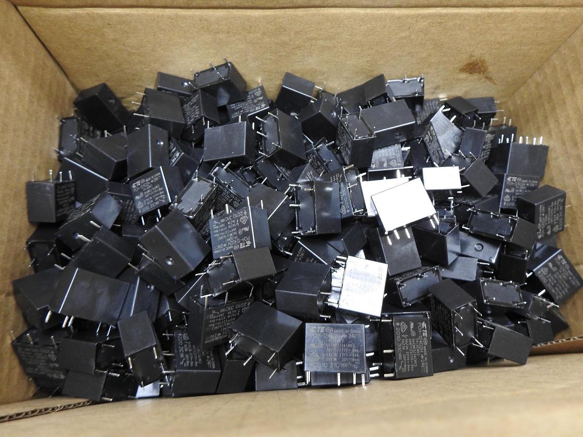 Lot of 371 TE Connectivity - PCH-124D2H 24V RELAY GEN PURPOSE SPDT 5A