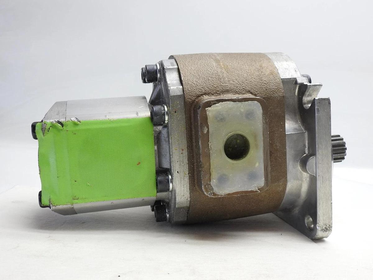 Shimadzu Hydraulic Pump FD3-52.14R369, 5214R369 - NOB NEW!