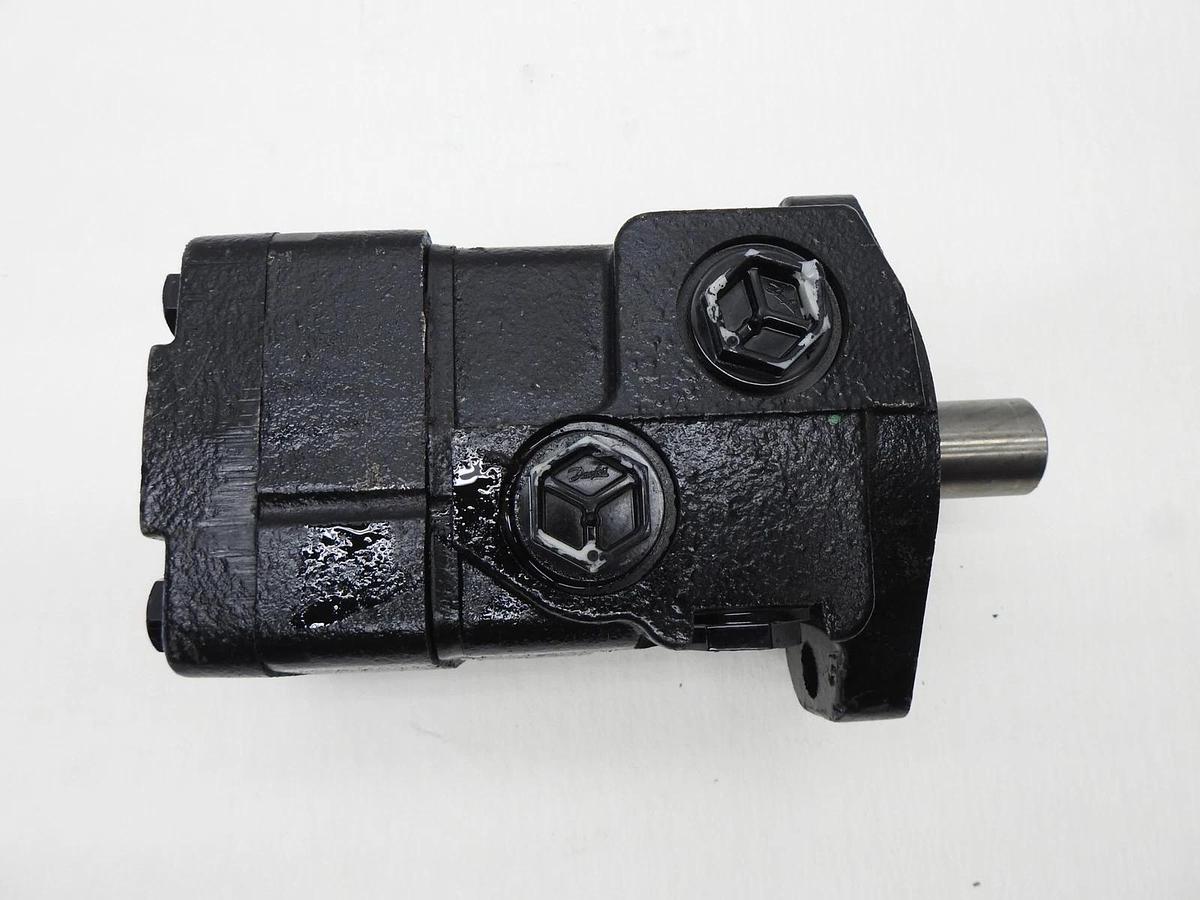 GENUINE Danfoss 201200A1910AYAAAP RS Roller Stator Hydraulic Motor 2 Bolt - NEW