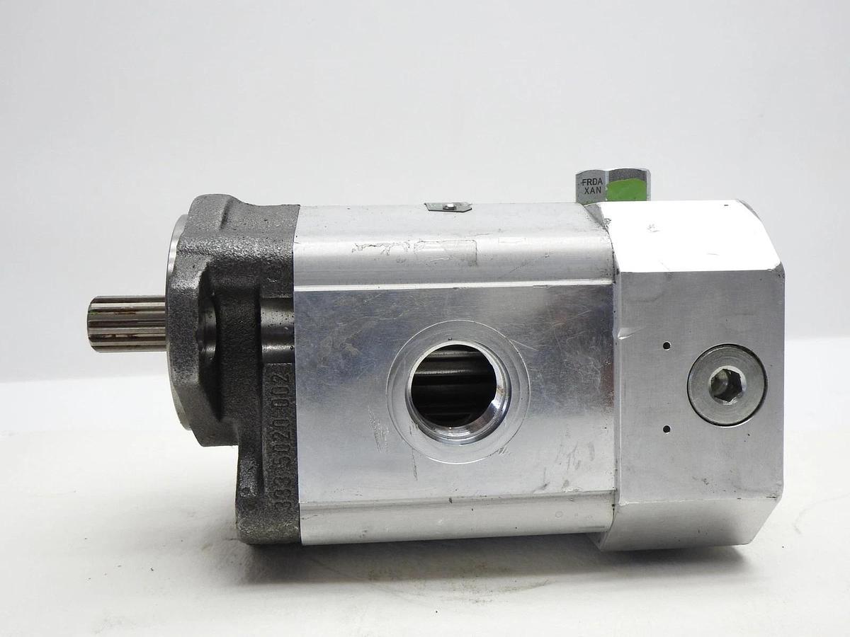 Zwei Hydraulic Pump (Casting # 333 5020 002) 12 Bolt, 13T