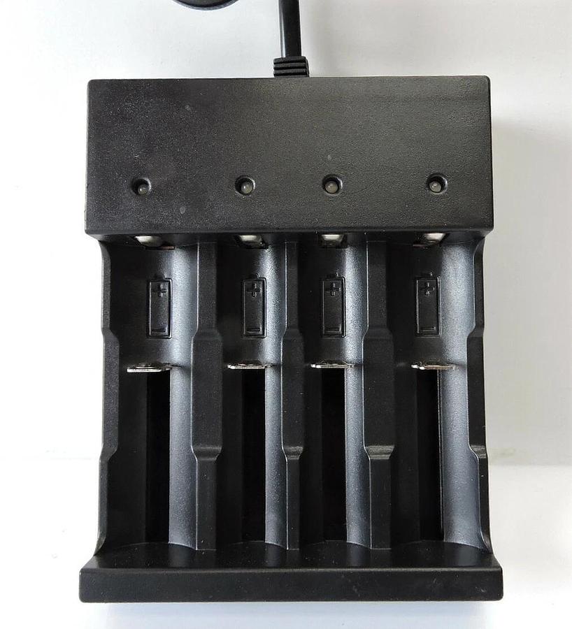 26650 18650 17670 18490 17500 17335 16340 RCR123 14500 10440 4 Slot Charger USA