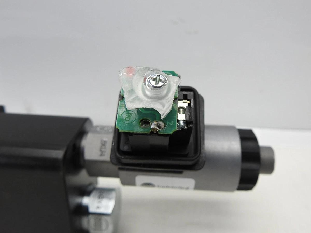 Lynch Fluid Controls LMD03G1ABN424LDD, VP-LMABA-D03GT21UAX-ON24DS - NEW READ DES