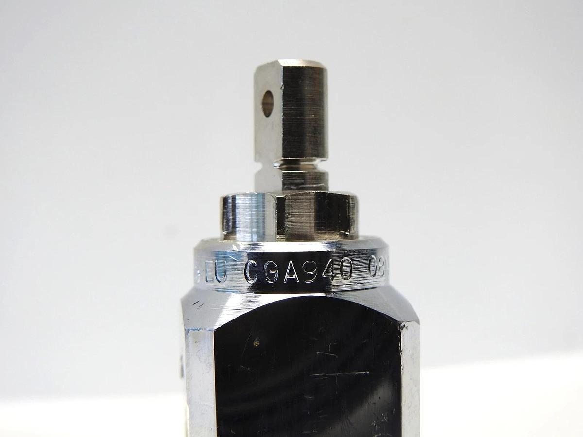 Cavagna Group Carbon Dioxide Cylinder Valve CO2 + O2 - NEW!