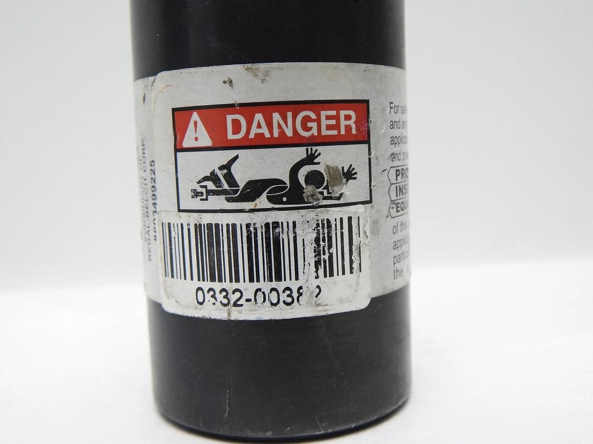 Hub City 0332-00382 Round Bore Coupling 2 3/4" Long 1 3/4" OD 1/4 Keyway 1" Bore