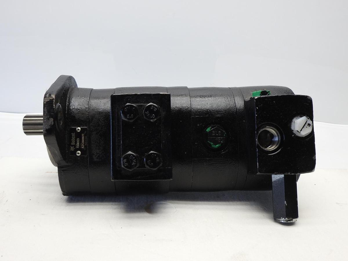 Bobcat 7358323 Hydraulic Gear Pump for Loaders OEM - USED