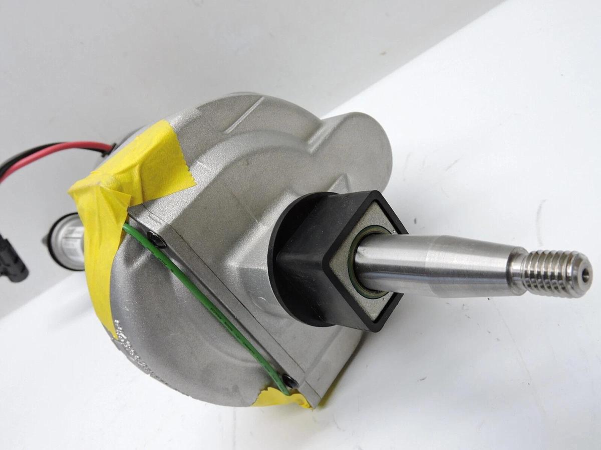 ASI 10663-17 TENNANT TRANSAXLE Model: 4E12, Ratio: 21.0:1, Output RPM N LS: 109