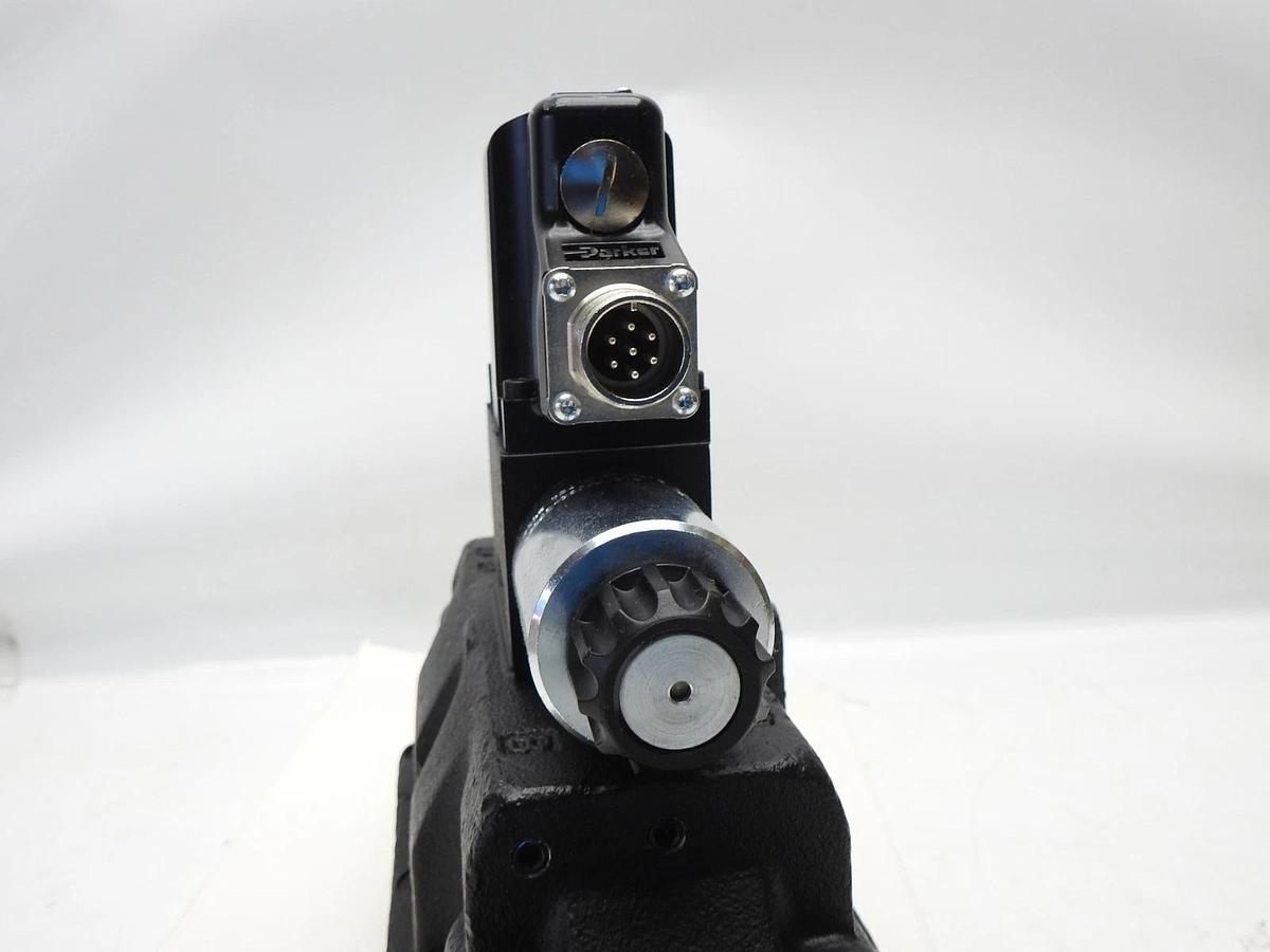 Parker D91FBE01HC4NF0014 Proportional Solenoid Directional Valve 350 Bar P.A.B.X