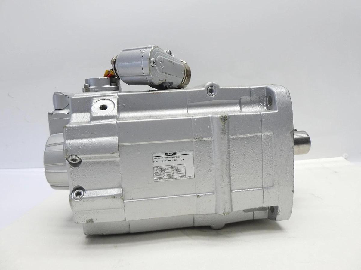 GENUINE Siemens 1FT7082-5WH71-1CB2-Z SYNCHRONOUS MOTOR 1FT70825WH711CB2Z DAMAGED