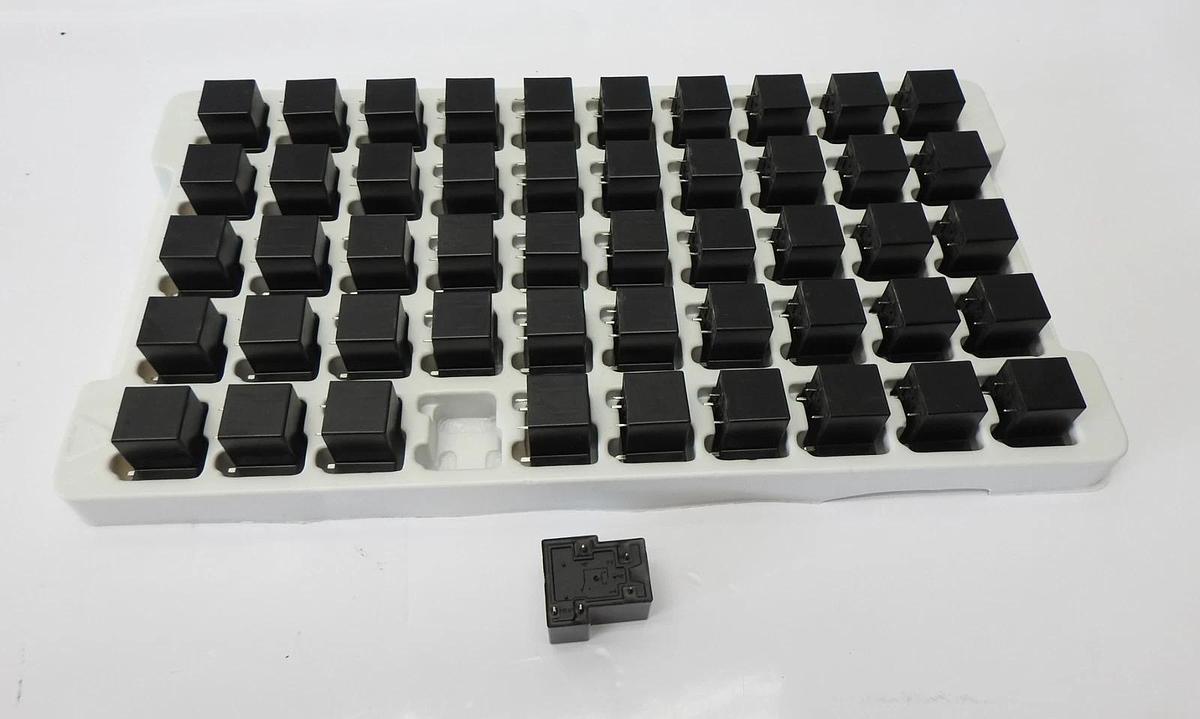 Lot of 50 - Song Chuan 832A-1C-F-S 12VDC, 30A SPDT 5-Pin General Purpose Relay's