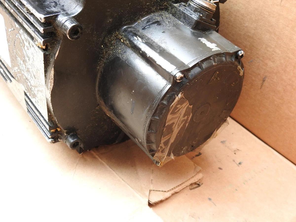 BOSCH INDRAMAT MKD112C-024-GG0-AN Servo Motor Rexroth - AS IS - READ