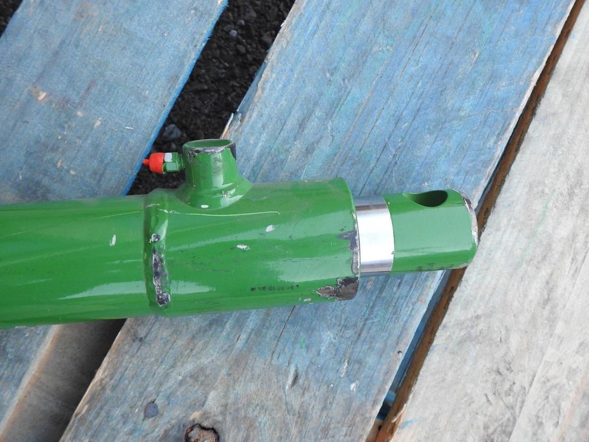 GENUINE John Deere AHC24304 Hydraulic Cylinder 7660, CS690, 7760, CP690