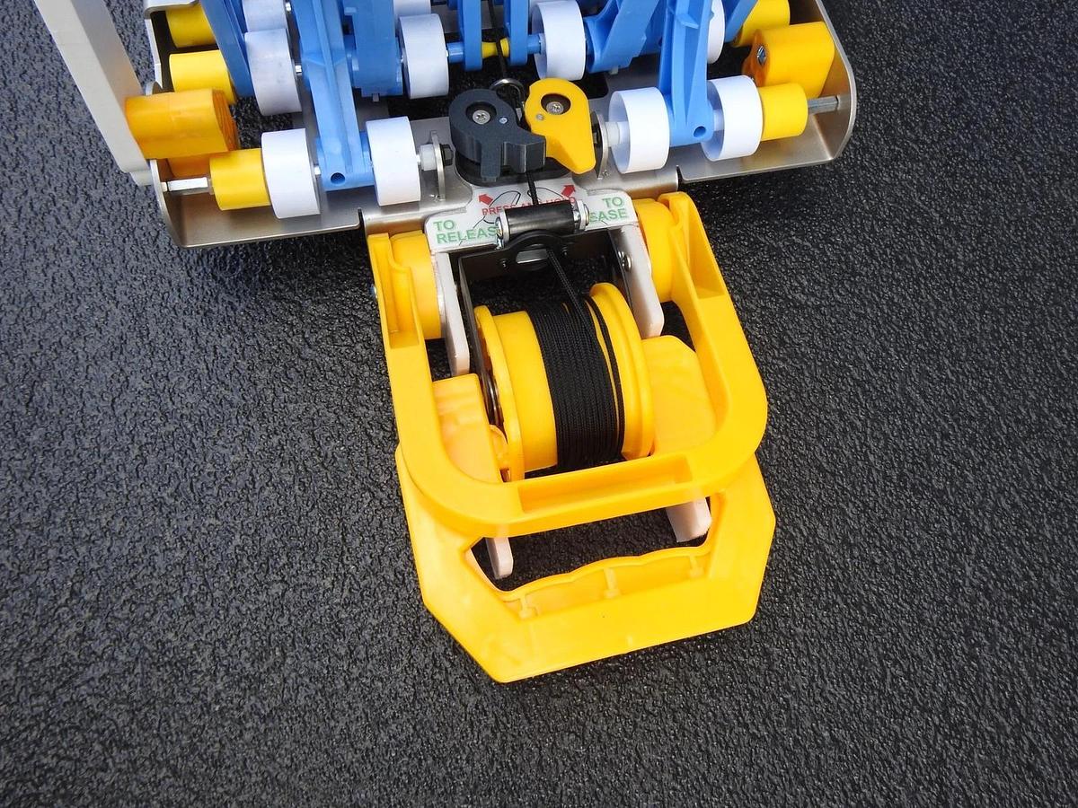 Denali Flexible Skate Wheel Conveyor Section w/ Tow Handle Expandable Roller NEW