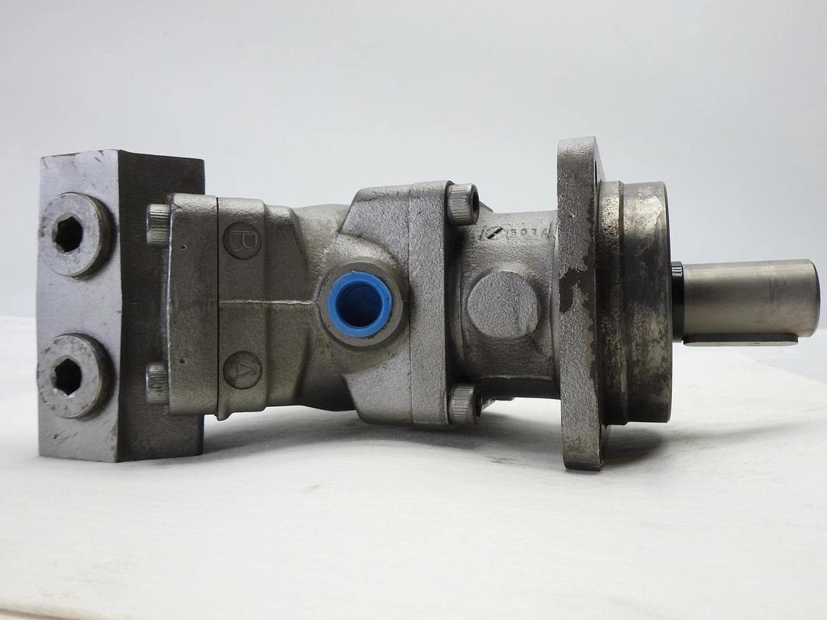 Sunfab SCM 034 Bent Axis Piston Motor SCM-034W-N-I42-K30-K3G-100 (34cc) NEW!