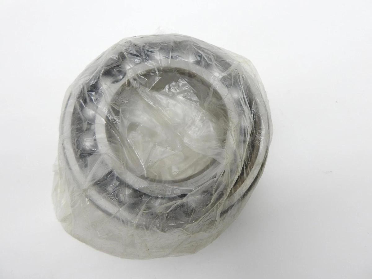 GENUINE John Deere F41211 Single Row Cylindrical Ball Bearing OEM NEW