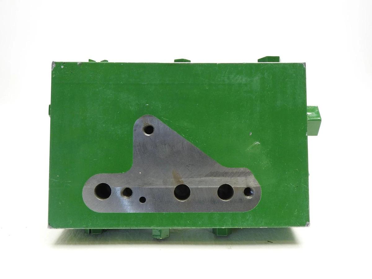 John Deere Hydraulic Valve Assembly Block Ports